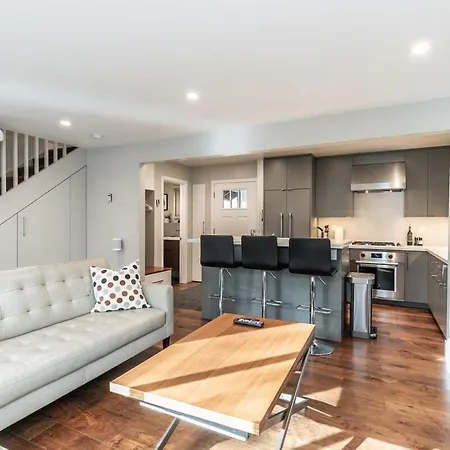 Luxurious 2Bd Smart Home Near Beach